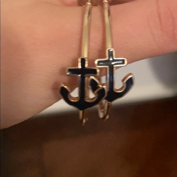 Earrings with anchor - Picture 2 of 3